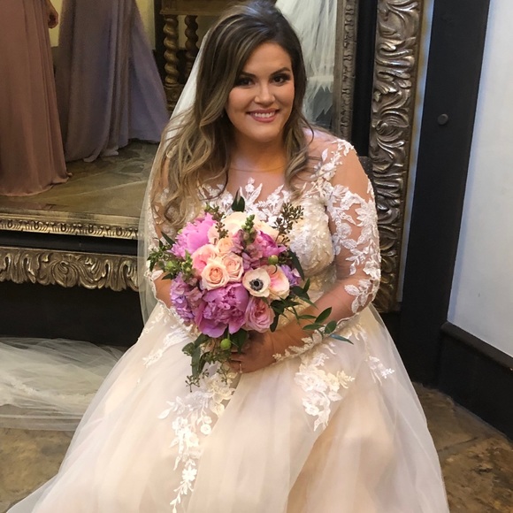 Pronovias Emelina Illusion Sleeve Wedding Gown - Picture 5 of 8